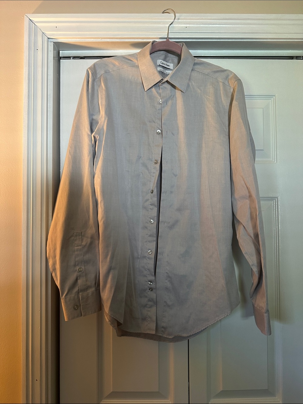 Calvin Klein  Men's Long-Sleeve Dress Shirt - Light Gray